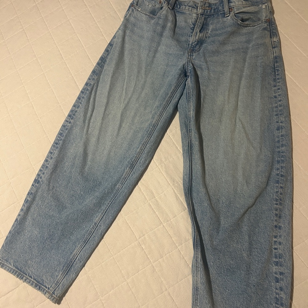 American Eagle Outfitters Light Blue Barrel Jeans